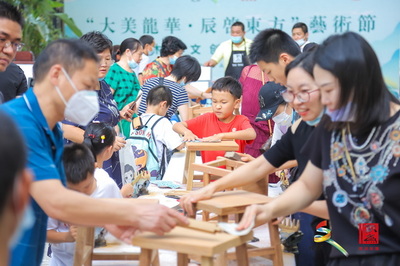 大美龍華·辰啟東方——深圳文博會戴為集團分會場藝術節盛大啟幕，共繪灣區人文新畫卷